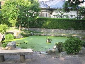 伊甘神社　御所の池
