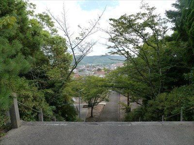 苅田神社から見た波根