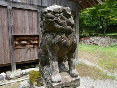 佐毘売山神社の狛犬・吽・座型