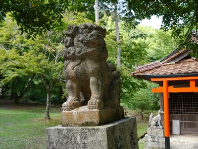 城上神社の狛犬・阿・座型