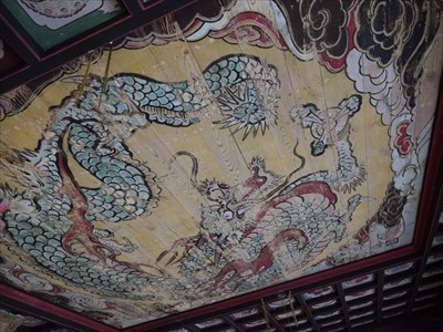 城上神社・拝殿内部の鳴き龍の天井画