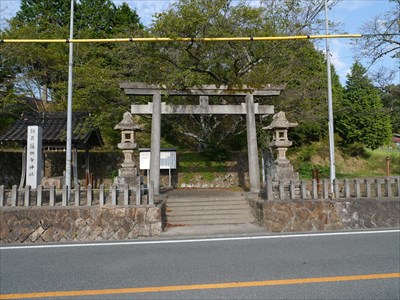 県道375号線から見た新具蘇姫命神社・鳥居