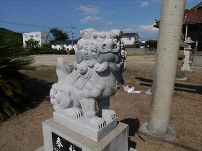 迩幣姫神社の狛犬・吽・座型
