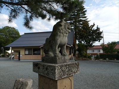 物部神社の狛犬・阿・座像