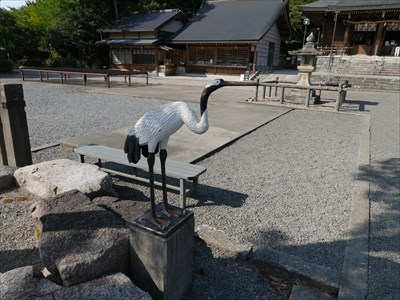 物部神社の狛犬・鶴像