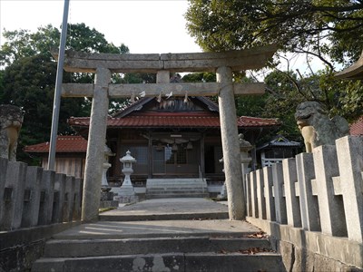 島根県大田市の野井神社・鳥居と拝殿