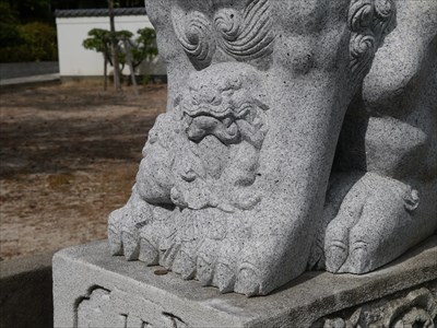 苅田神社の狛犬・子獅子・アップ