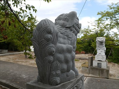 苅田神社の狛犬・吽