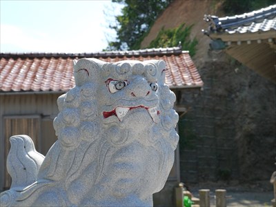 韓神新羅神社の狛犬・吽・アップ。