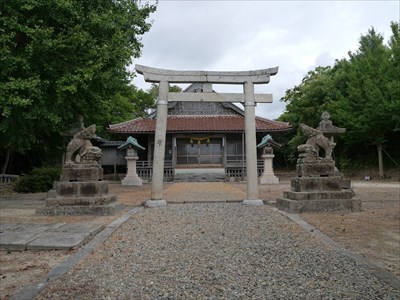 佐比賣山神社・鳥居と拝殿