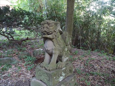 三瓶山神社の狛犬・阿