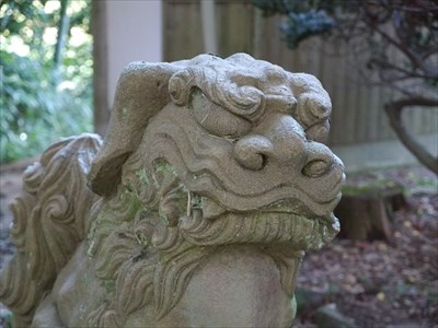 三瓶山神社の狛犬・吽・アップ