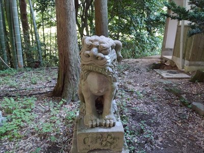 三瓶山神社の狛犬・吽