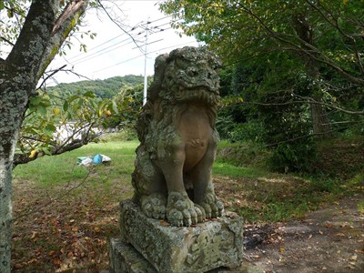 刺鹿神社の狛犬・吽