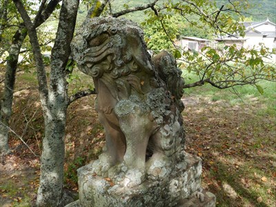 刺鹿神社の狛犬・吽