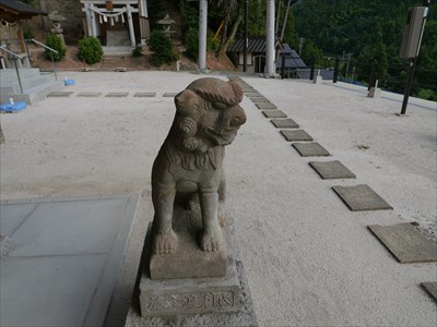 水上神社の狛犬・阿