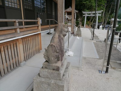 水上神社の狛犬・吽