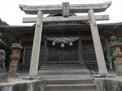静間神社・拝殿と鳥居
