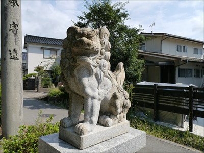 岩根神社の狛犬・阿・座像