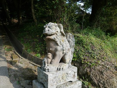 島根県江津市の夜須神社の狛犬・阿・座像