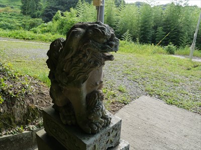 夜須神社の狛犬・阿・裏側から見た座像