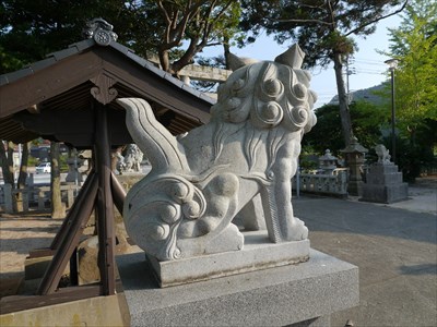 敬川八幡宮の狛犬・阿