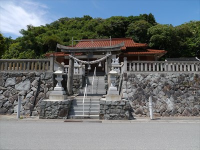 大年神社（渡津町）・鳥居と拝殿