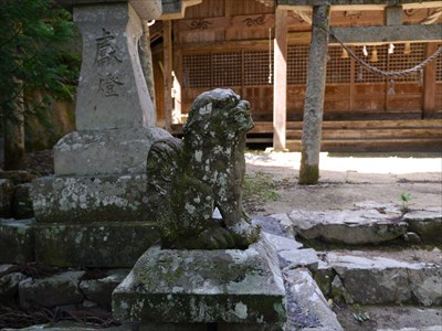 大飯彦命神社の狛犬・吽