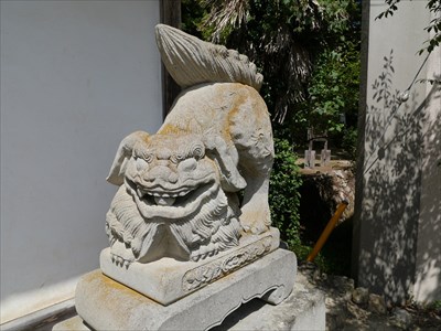 島根県邑智郡邑南町阿須那の賀茂神社の狛犬・阿・構え型