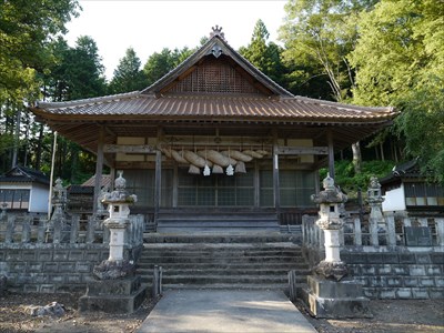 天津神社・拝殿