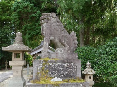 亀谷山八幡宮の狛犬・阿