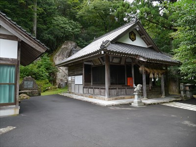 志都岩屋神社・拝殿