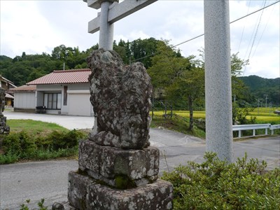 志都岩屋神社の狛犬・阿