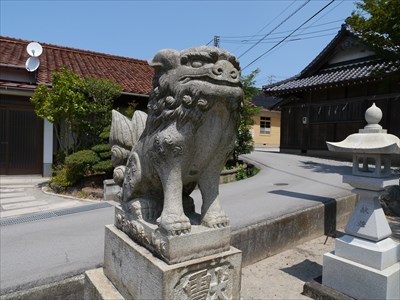 伊甘神社の狛犬・阿・座像