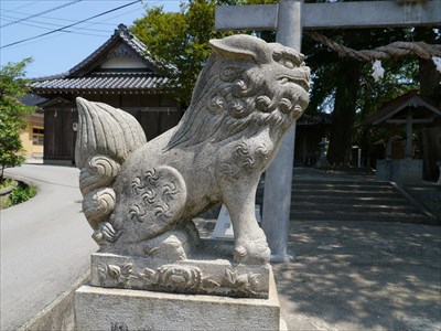 伊甘神社の狛犬・阿・座像・アップ