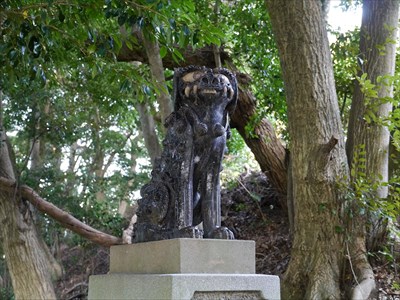 国分寺霹靂神社の狛犬・吽・陶器製座像