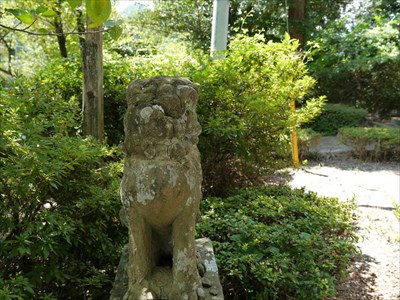 浜田市旭町の八幡宮の狛犬・吽・座像