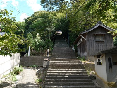 久光山八幡宮・階段