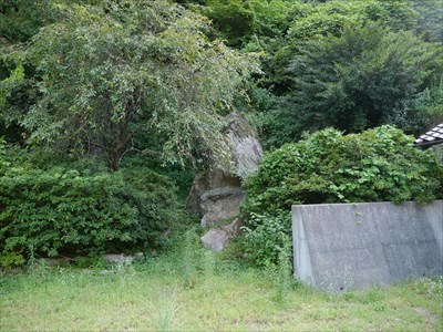 三宮神社・烏帽子岩