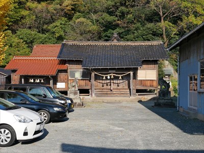 須賀神社・鳥居と拝殿