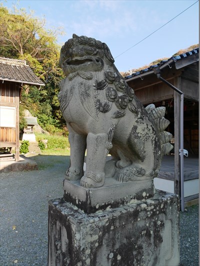 須賀神社の狛犬・阿