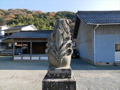 須賀神社の狛犬・吽