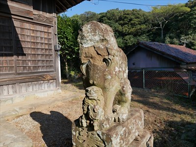 浅井神社の狛犬・阿
