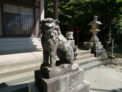 島根県益田市の住吉神社の狛犬・阿・座像