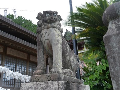 高津柿本神社の狛犬・阿