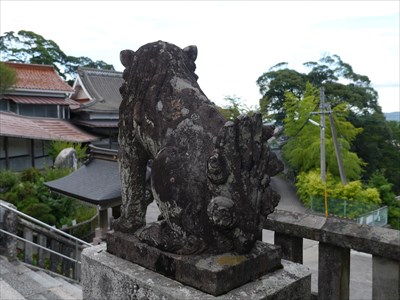 高津柿本神社の狛犬・吽