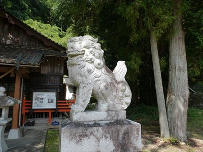 奇鹿神社の狛犬・阿