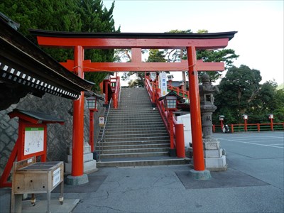 太鼓谷稲荷神社・鳥居と階段