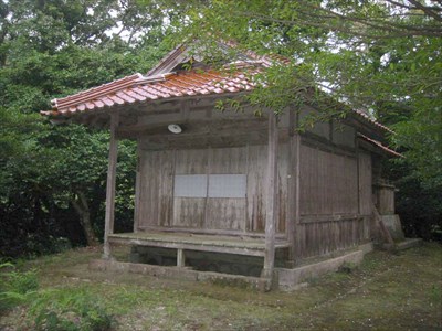 Nibehime Shrine (ukinuno Pond)