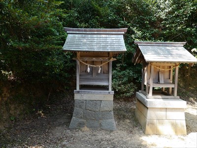 SononoMyokenHayashi Shrine. Hayashi means fast feet.